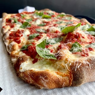 Metro Margherita Pizza